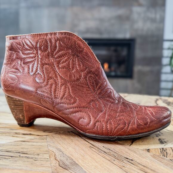 Pikolinos Embroidered Brown Leather Ankle Booties Kitten Heel-Women's 37EU/6.5US - Picture 1 of 11